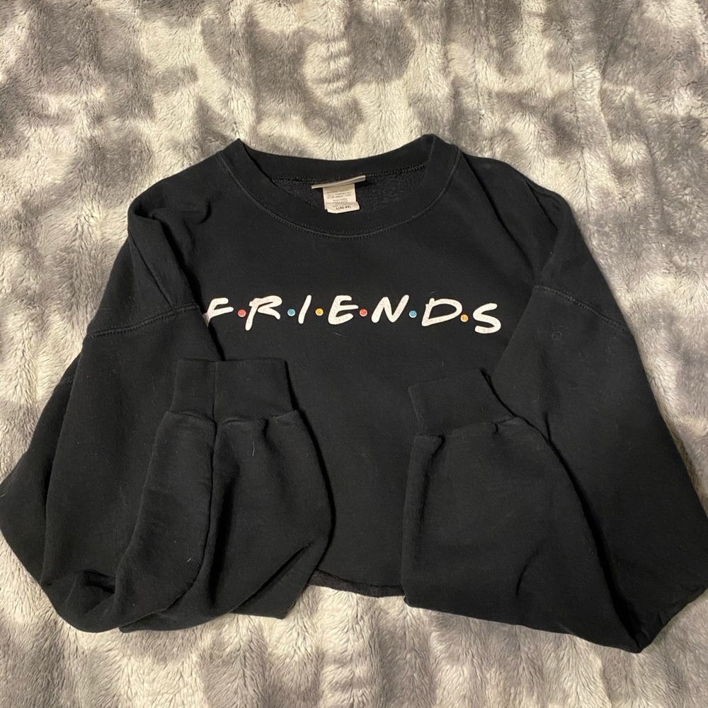 “friends” cropped sweatshirt